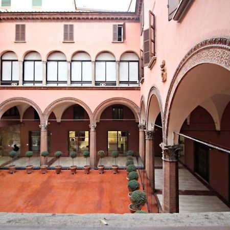 Ugo Bassi Lux Apartment Bologna Eksteriør bilde