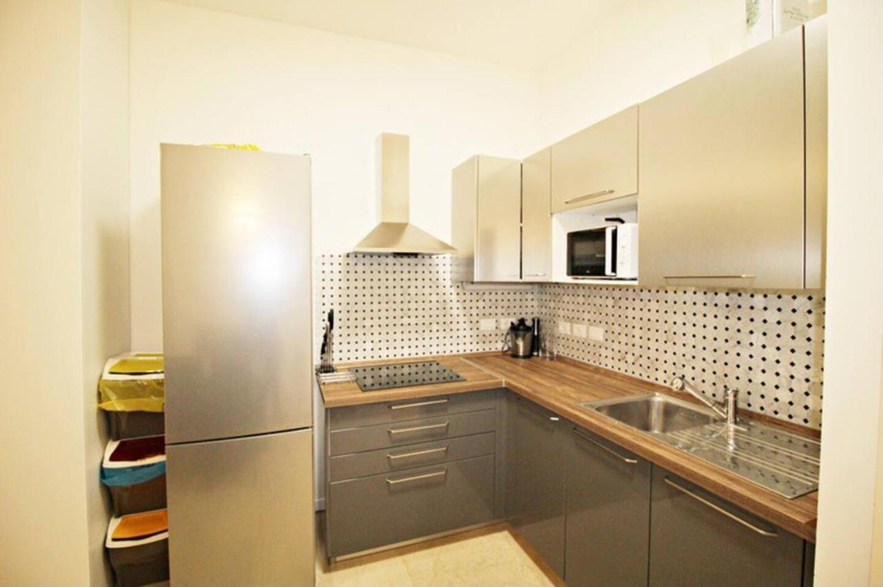 Ugo Bassi Lux Apartment Bologna Eksteriør bilde