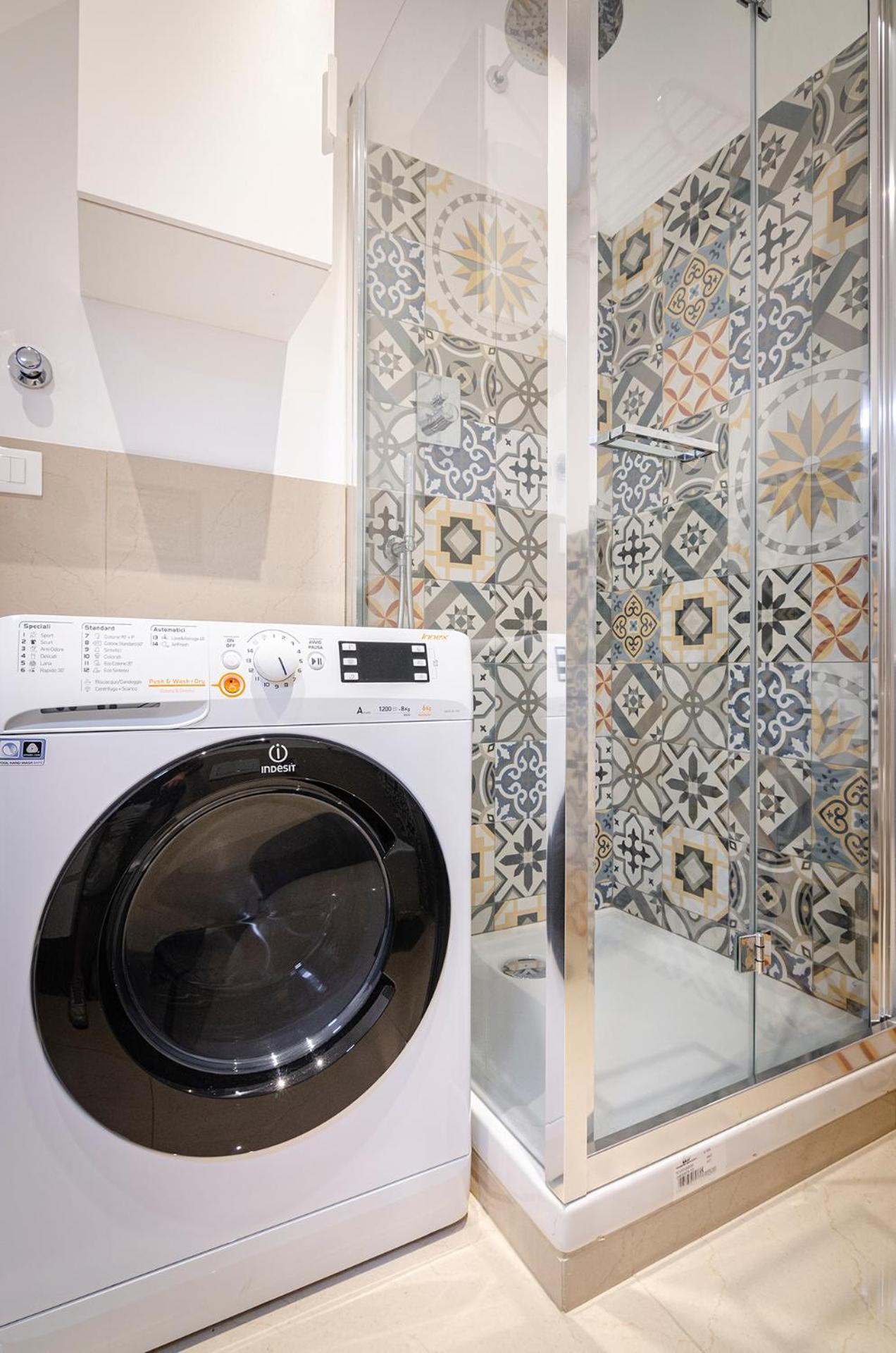Ugo Bassi Lux Apartment Bologna Eksteriør bilde